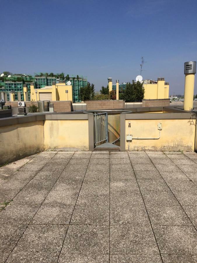 Cozy Penthouse Villa San Donato Milanese Luaran gambar